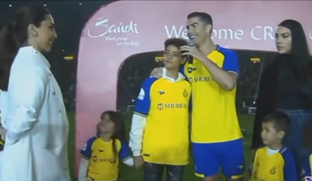 La modelo habría plasmado un gesto que despertó reacciones entre los seguidores del futbolista.