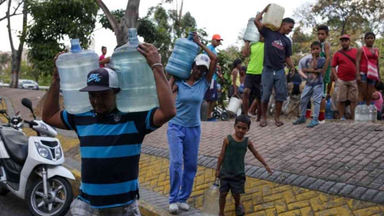 En 2015 cerca de 844 millones de personas no tenían acceso a un servicio de agua potable de calidad. Foto: Cristian Hernández/AFP