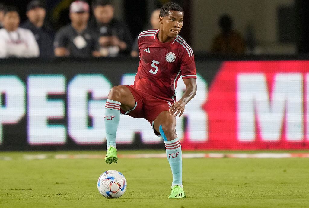 Wilmar Barrios jugando con la Selección Colombia de Mayores