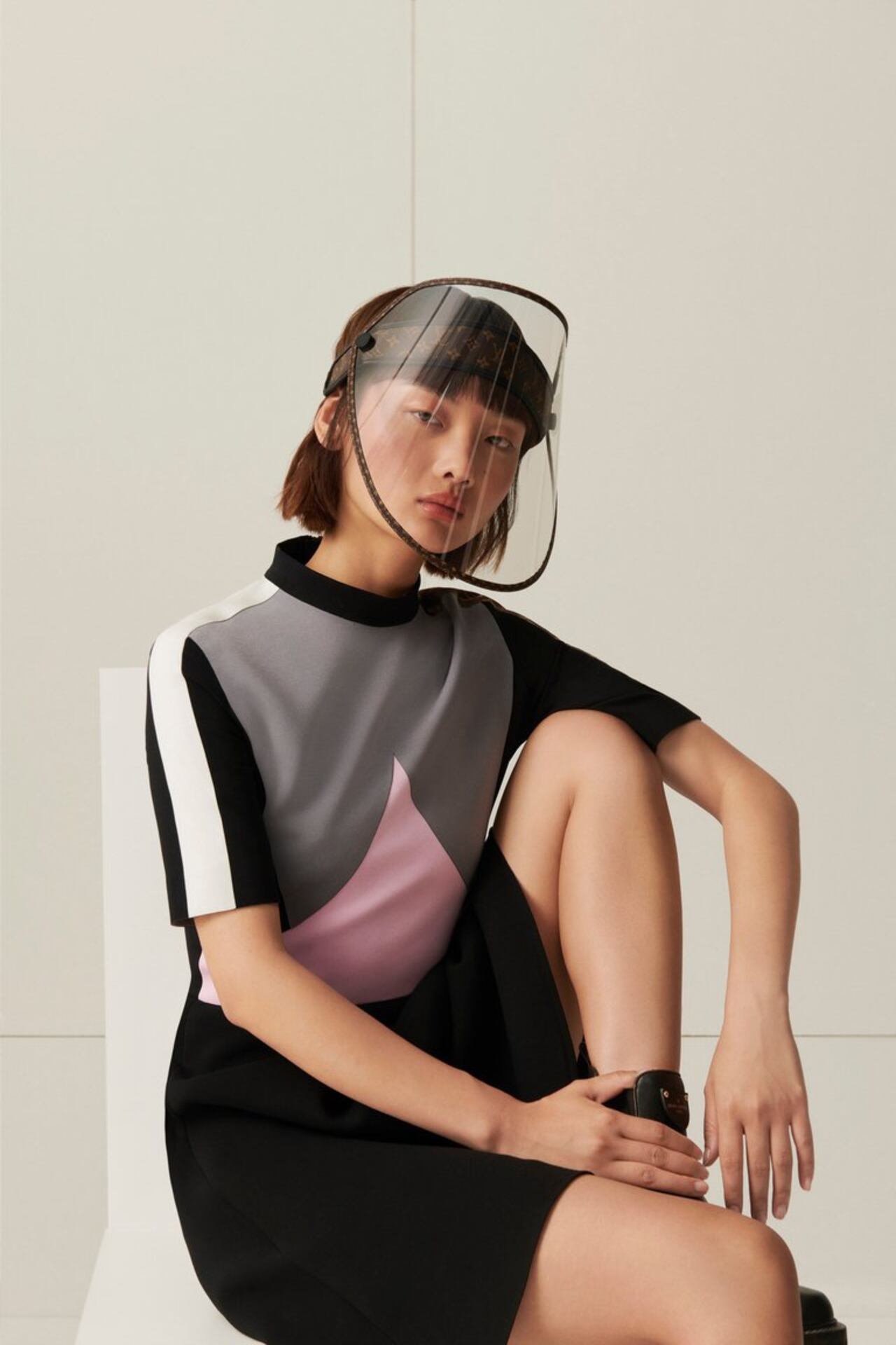 Pantalla facial diseñada por Louis Vuitton