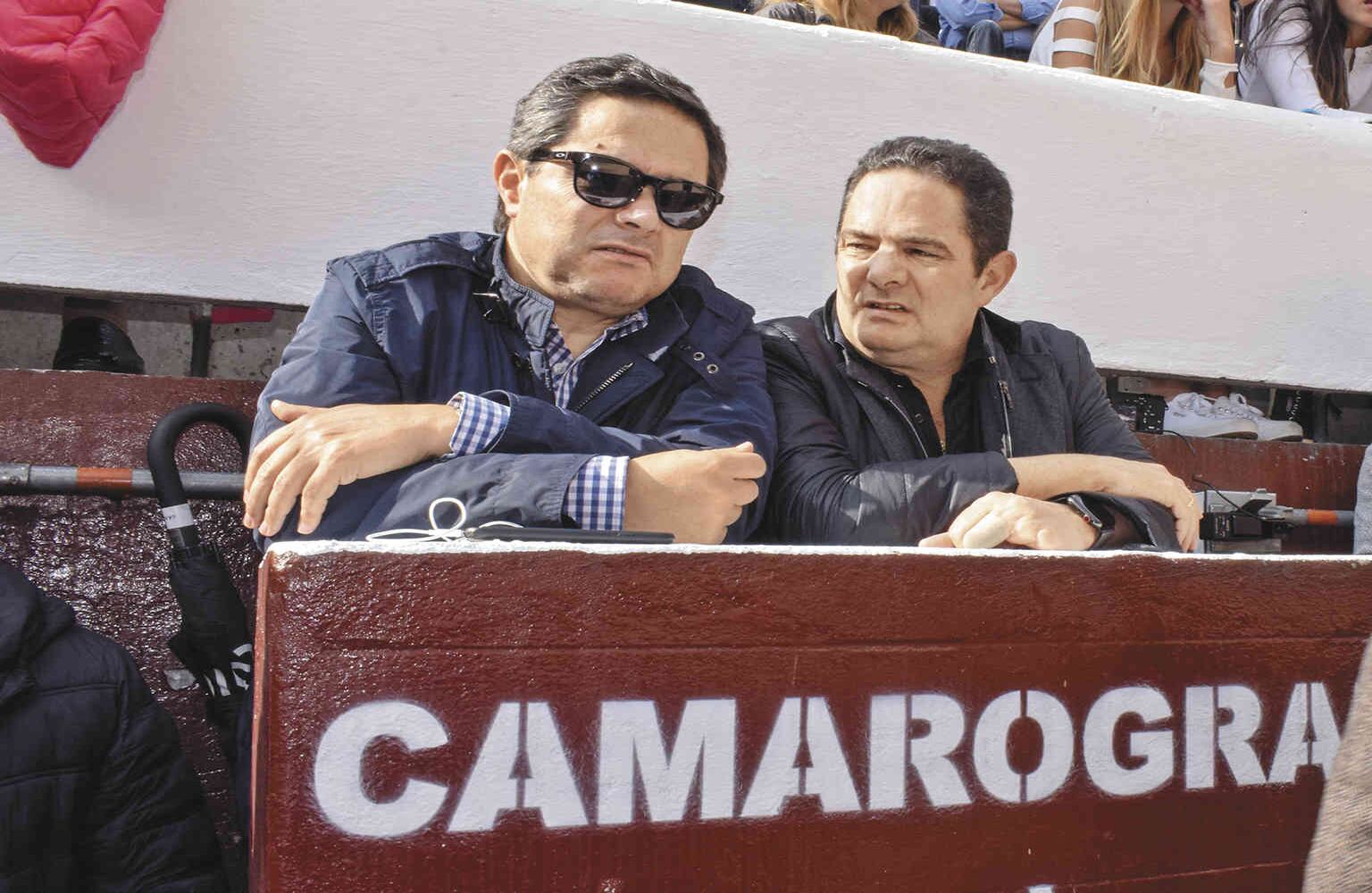 José Antonio y Germán Vargas Lleras, desde la barrera.