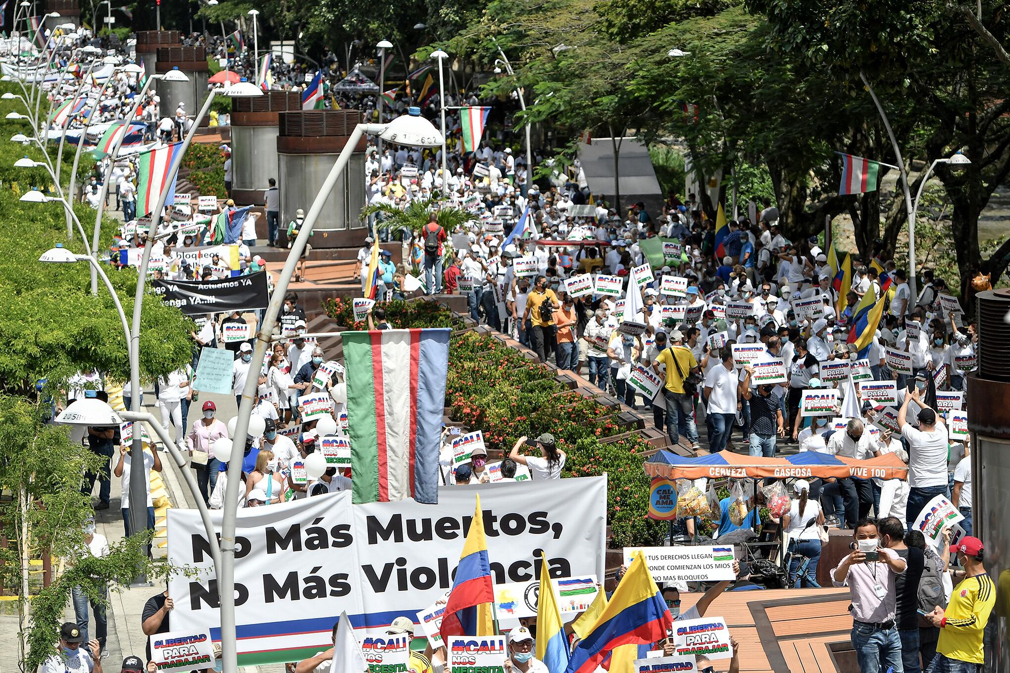 "Marcha del Silencio" antes de la huelga nacional de mañana el 25 de mayo de 2021 en Cali, Colombia. Cali