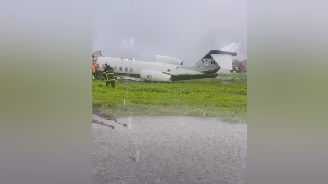 Accidente aéreo en India deja 8 personas heridas.