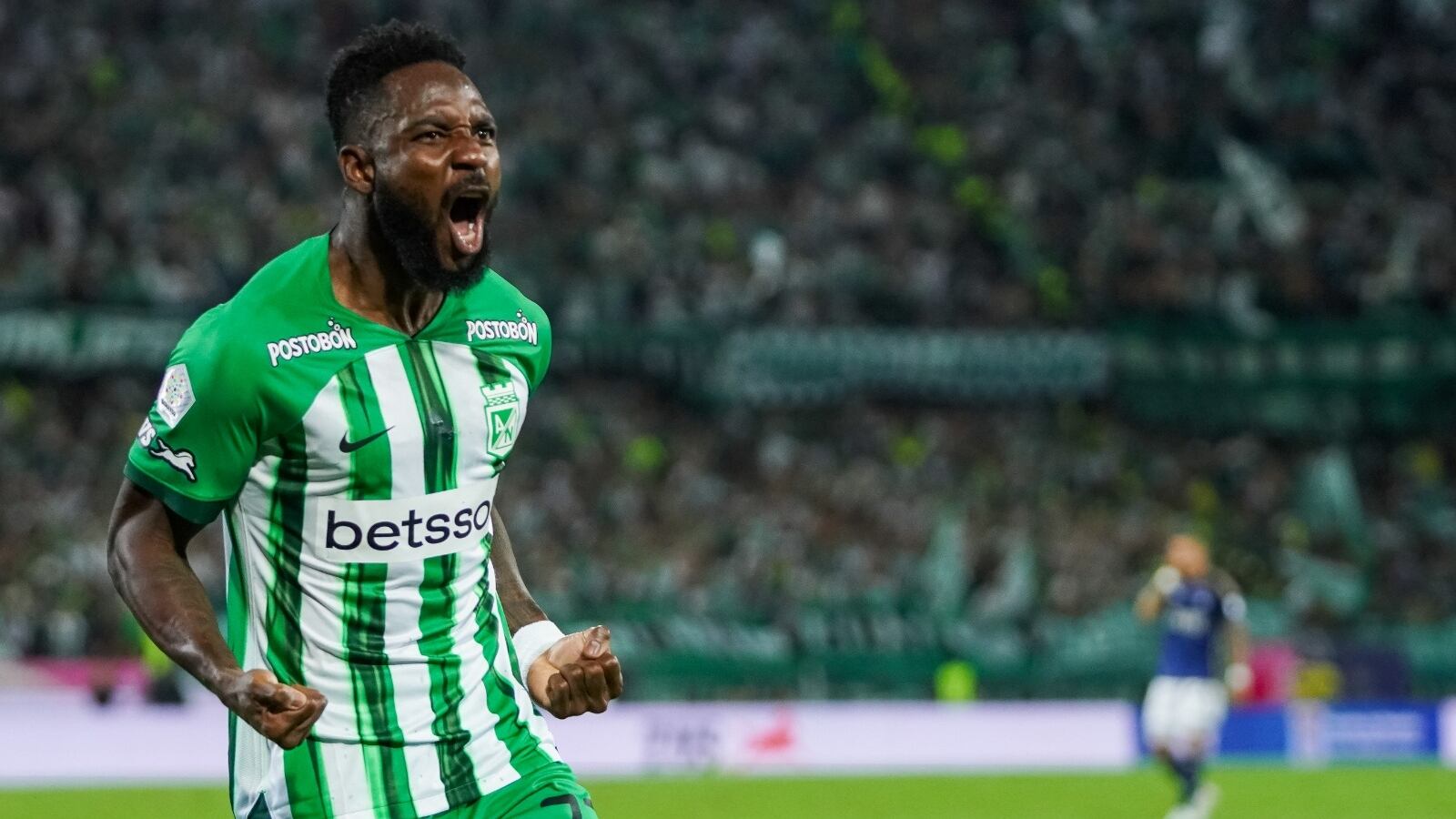 Álvaro Angulo celebrando la apertura del marcador.