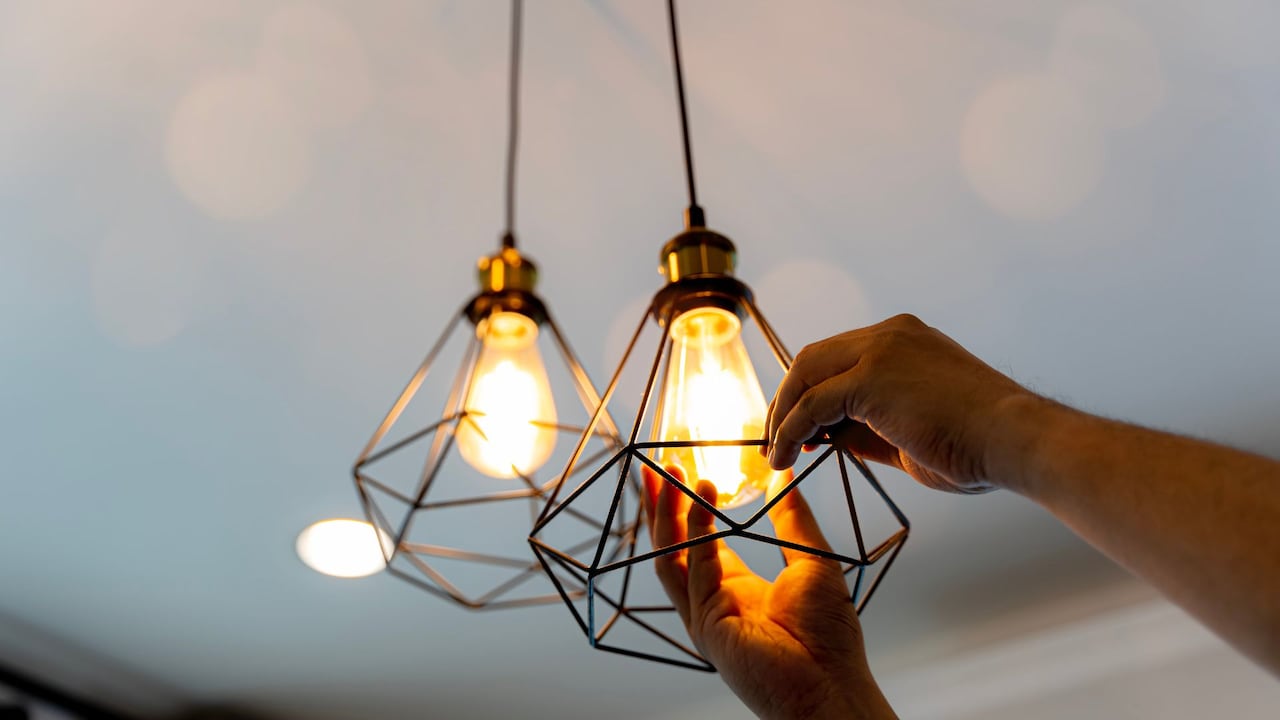 Las luces se deben apagar cuando no están en uso.