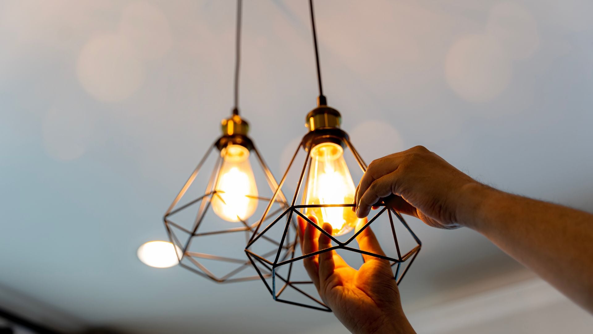 Las luces se deben apagar cuando no están en uso.