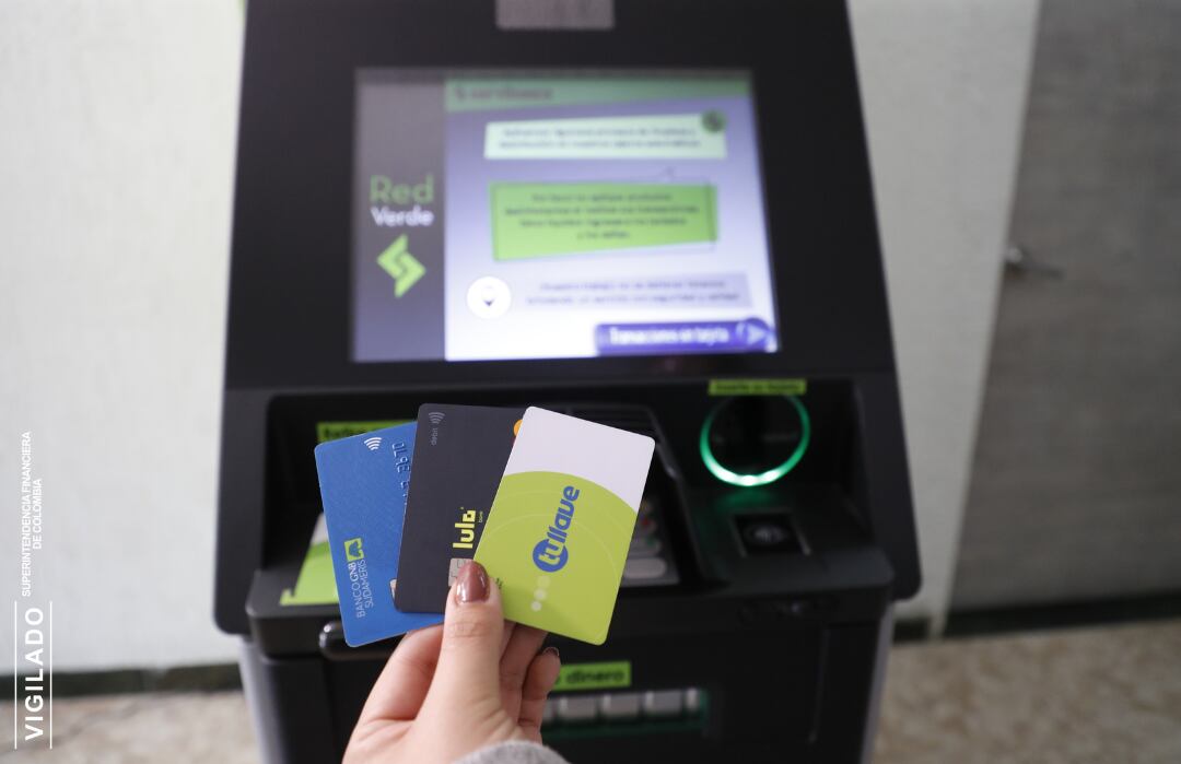 Servibanca facilita el pago de servicios públicos y privados, cambio de clave, operaciones no tradicionales como donaciones, recarga de la tarjeta tullave y el pago de impuestos.