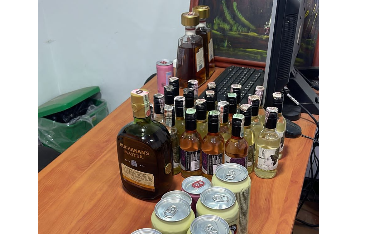 Botellas de licor halladas en La Picota.