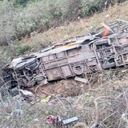 Al menos 10 personas murieron en un reciente siniestro vial de un bus en Perú, luego de que este cayó a un abismo.