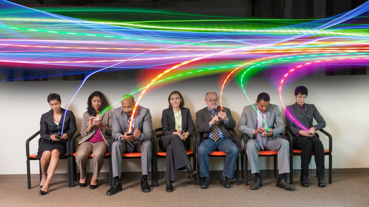 El uso de Internet se ha popularizado con los celulares inteligentes.