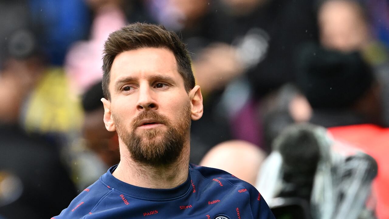 Paris Saint-Germain's Argentinian forward Lionel Messi looks on prior to the French L1 football match between Paris-Saint Germain (PSG) and Girondins de Bordeaux at The Parc des Princes Stadium, in Paris on March 13, 2022. (Photo by Alain JOCARD / AFP)