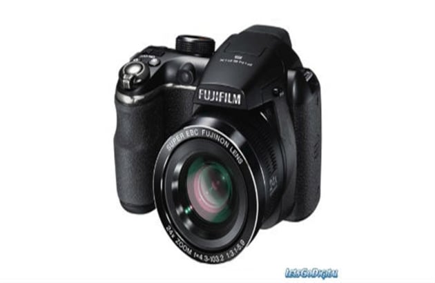 FujiFilm Finepix S4200. Cuesta 200 dólares aproximadamente (400.000 pesos)