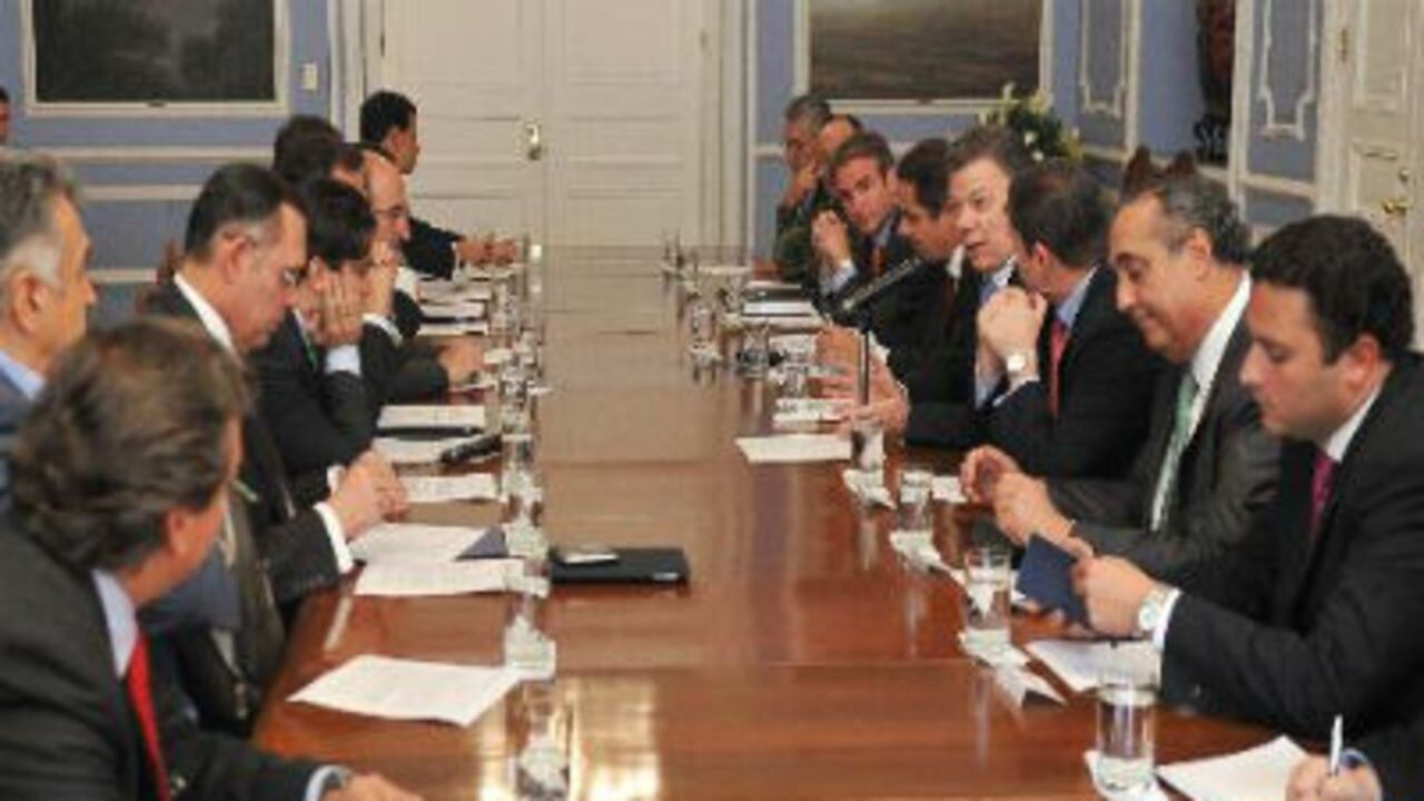 El presidente Santos en una reunión de su gabinete con los líderes de la Mesa de Unidad Nacional.