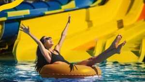 Sus atracciones están diseñadas para adultos y niños.