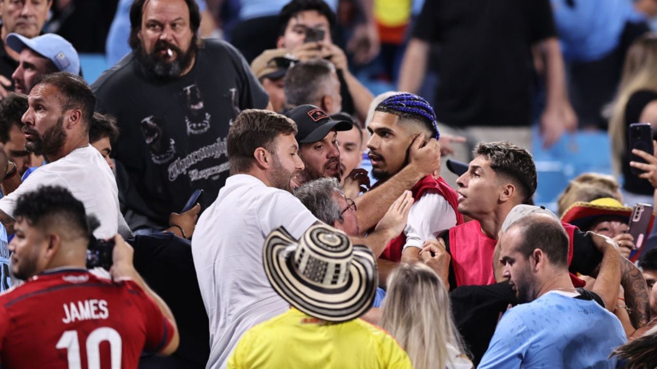 Gesto de jugador de Uruguay.