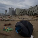 Hay escombros en la playa después de que el huracán Otis arrasara Acapulco, México, el miércoles 25 de octubre de 2023. (Foto AP/Marco Ugarte)