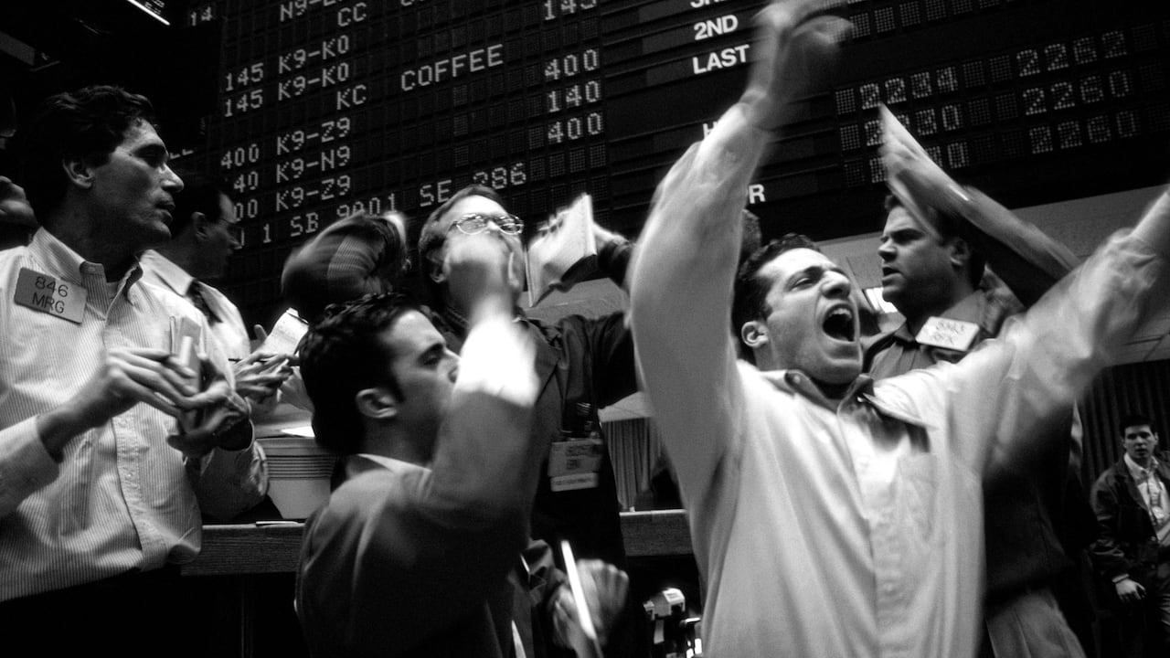 Wall Street completa cerca de dos meses con índices volátiles en el mercado de valores.