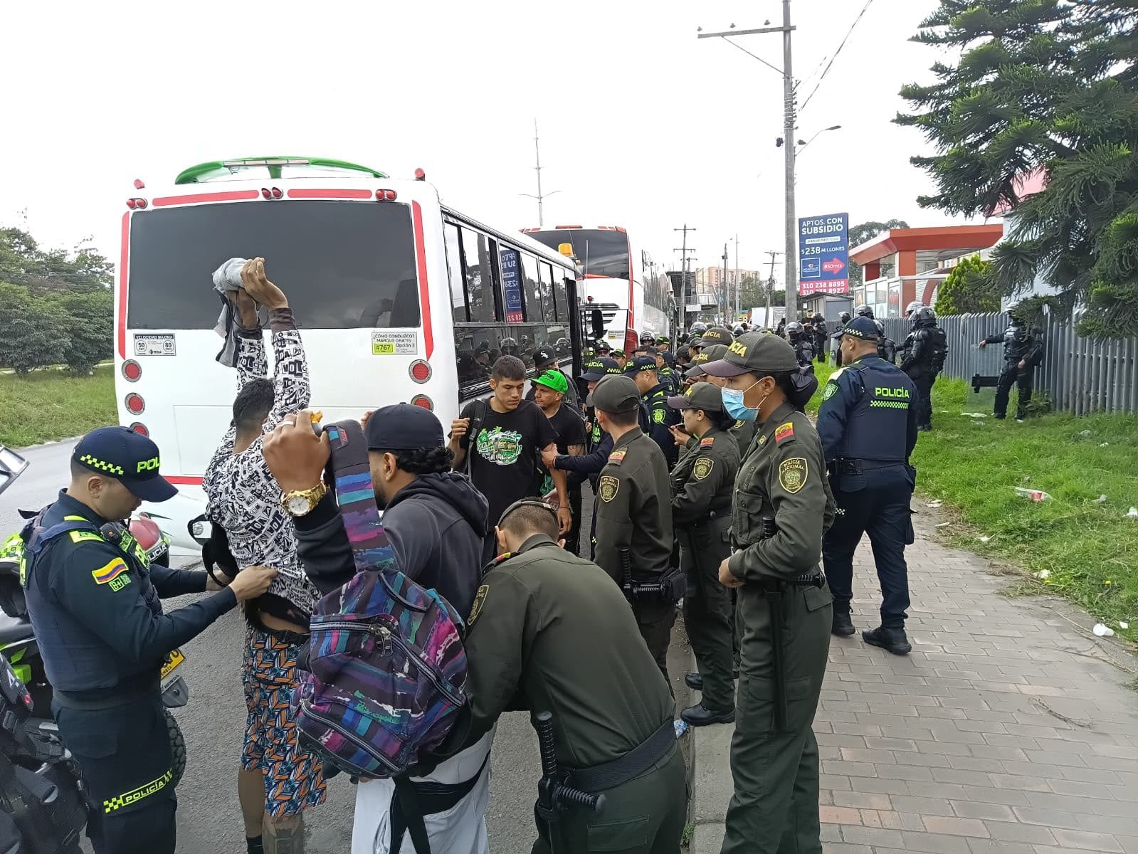 Operativo policial cerca a El Campín