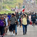 La caravana comenzó su viaje hacia el norte a través de México pocos días antes de que el secretario de Estado de Estados Unidos, Antony Blinken, llegue a la Ciudad de México para discutir nuevos acuerdos para controlar el aumento de migrantes que buscan ingresar al país. Estados Unidos. (Foto AP/Edgar H. Clemente)