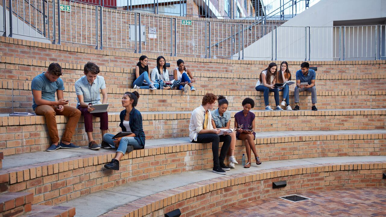 Los subsidios están disponibles para más de 3 mil jóvenes.