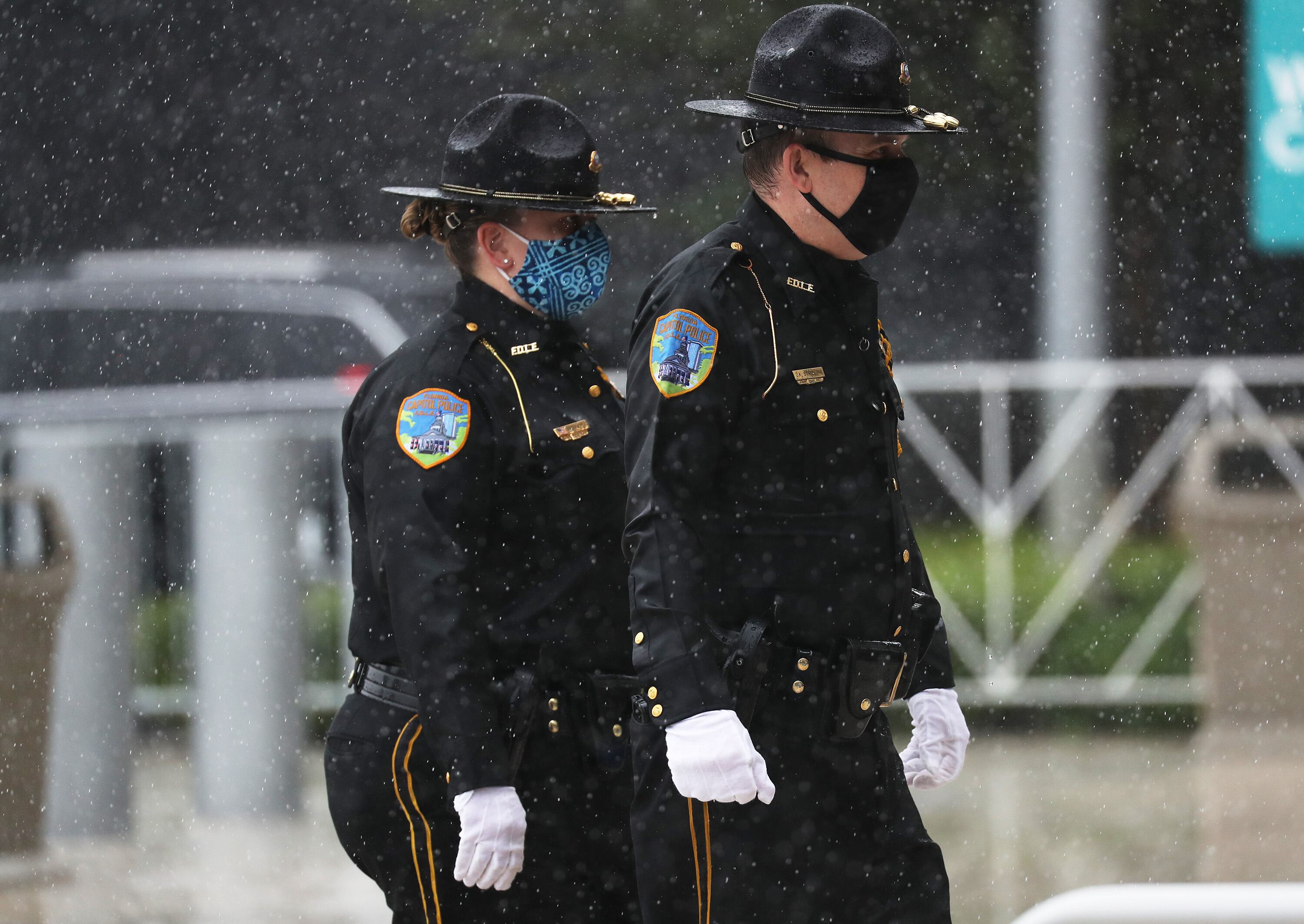 Schwartzenberger es uno de los dos agentes del FBI asesinados mientras cumplían una orden de allanamiento en una casa el martes en Sunrise, Florida.