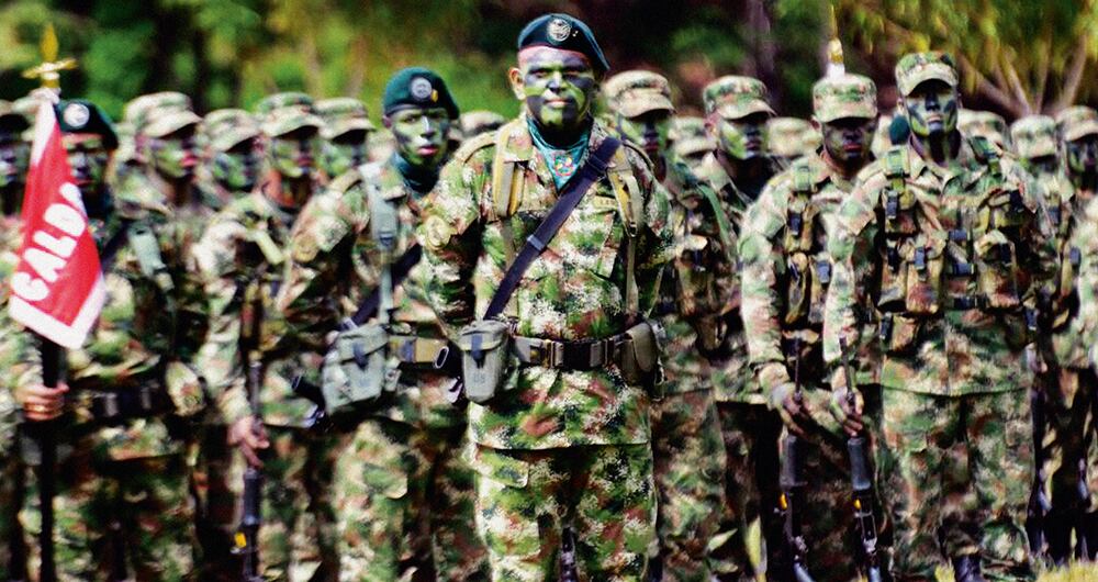    Los bombardeos fueron suspendidos por el Ministerio de Defensa para evitar que resulten muertos menores de edad reclutados por los grupos armados ilegales. Ellos son puestos como carne de cañón en los enfrentamientos.