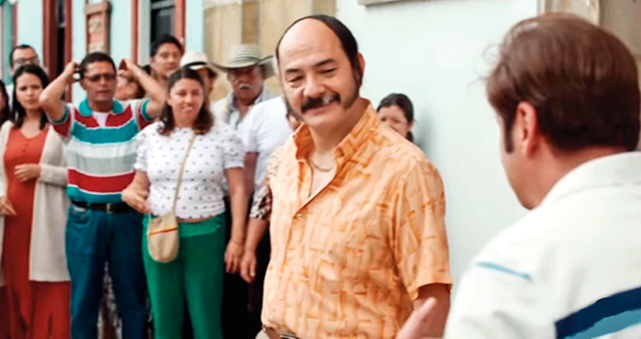 Antes de su regreso a Yo soy Betty la fea, Julián se robó el show con el personaje de Evaristo García en Rigo. Ahora asume el reto de revivir uno de sus grandes personajes: Hugo Lombardi.