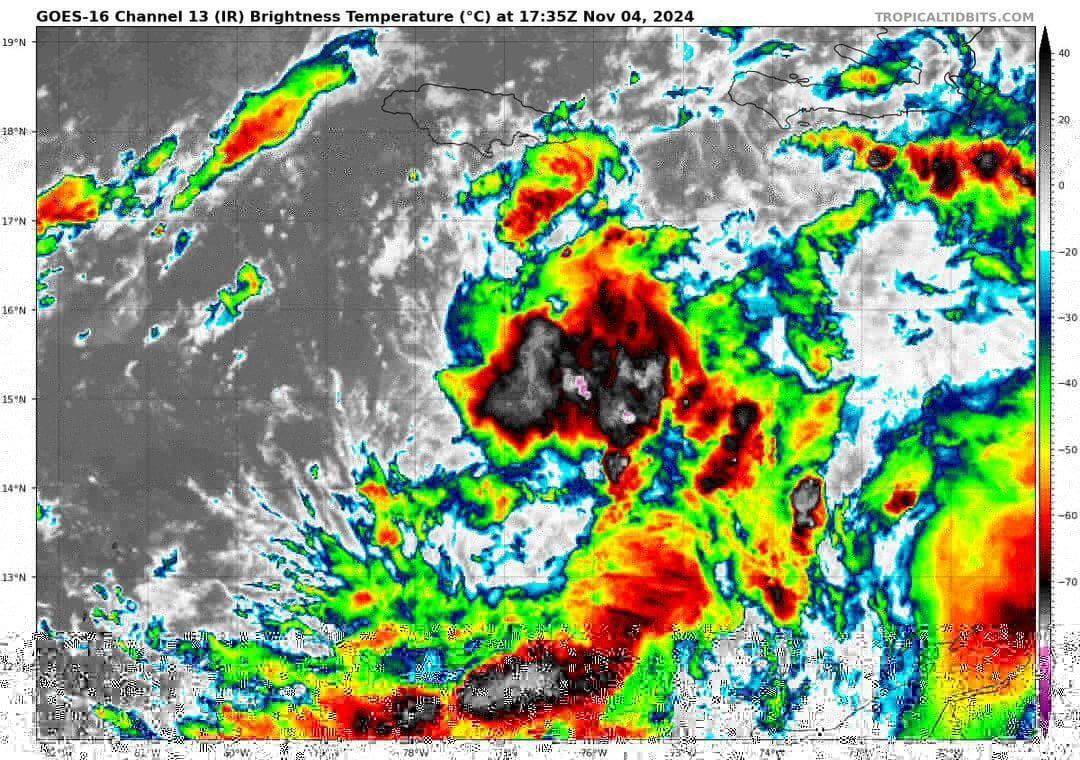 La tormenta tropical, aunque se está alejando de Colombia, está influyendo en el clima de algunas partes del país.
