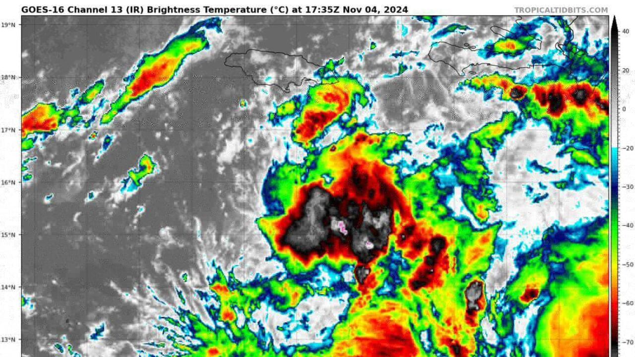 La tormenta tropical, aunque se está alejando de Colombia, está influyendo en el clima de algunas partes del país.