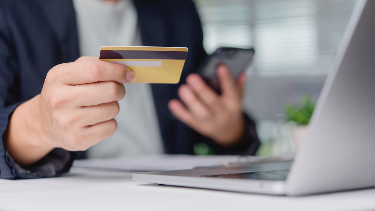 Una práctica frecuente entre compradores navideños se convirtió en uno de los mecanismos preferidos por los estafadores.