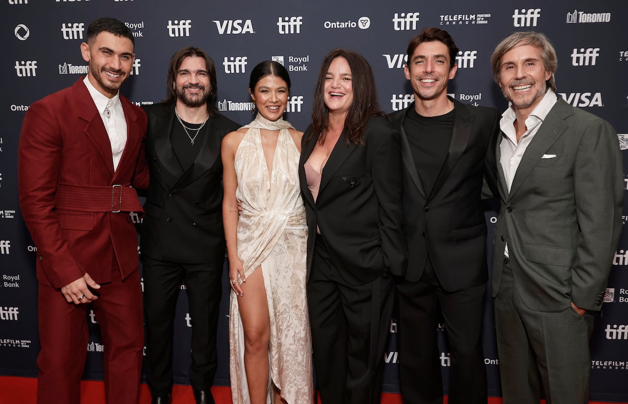 Alejandro Speitzer, Juan Esteban Aristizábal, Laura Osma, jefa de Amazon Studios para Latinoamérica, Canadá y Australia, Javiera Balmaceda, Alberto Guerra y el director Andrés Baiz asisten al Prime Video 'Pimpinero Sangre y Gasolina' en el Festival TIFF Sept. 8, 2024 en Toronto Canadá.