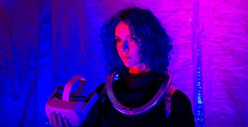 Angelina Aleksandrovich dirige un colectivo llamado Raspberry Dream Labs, el cual tiene como objetivo la creación de experiencias de cibersexo multisensorial