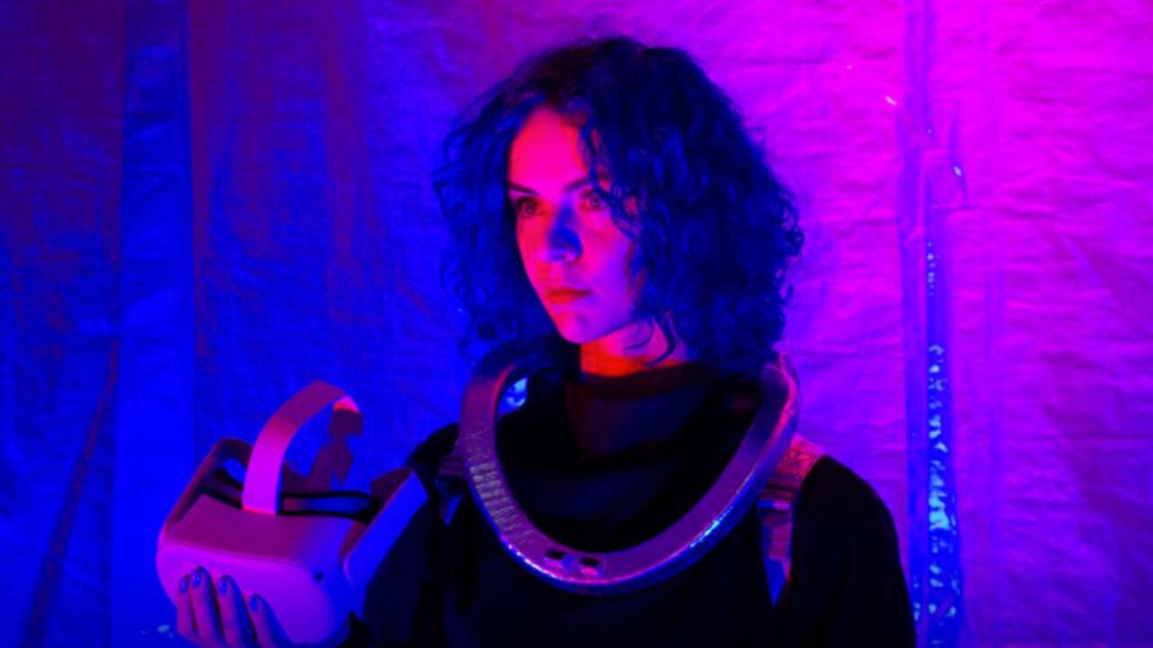 Angelina Aleksandrovich dirige un colectivo llamado Raspberry Dream Labs, el cual tiene como objetivo la creación de experiencias de cibersexo multisensorial