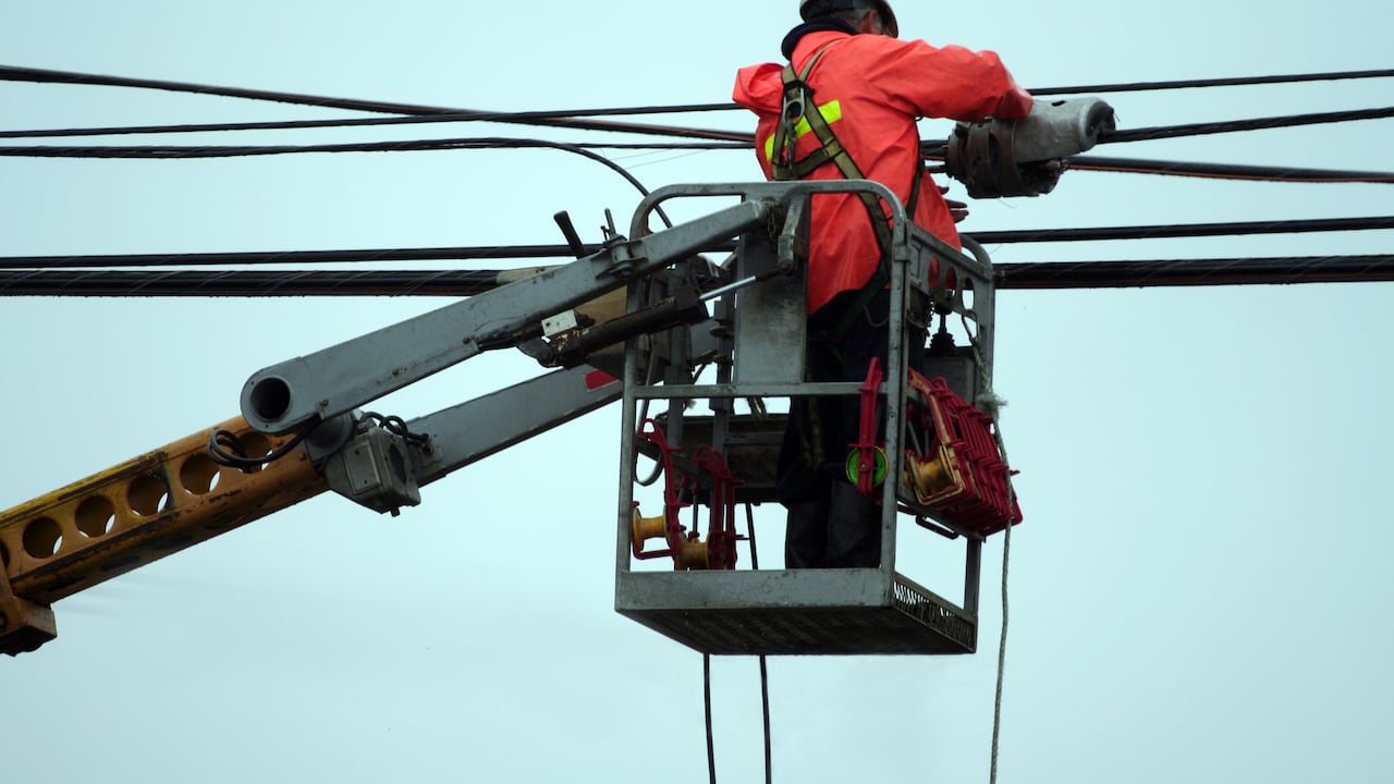 Ecuador afronta un período caracterizado por la baja de los caudales y la disminución de lluvias en la cuenca amazónica, que alimenta las principales centrales hidroeléctricas del país.
