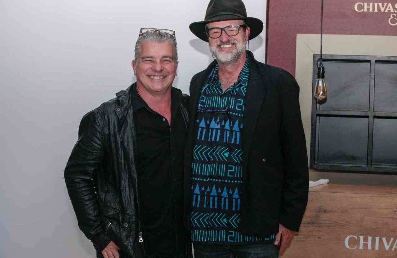 Karl Troller y Eduardo Arias poco antes del conversatorio 'Humor en tiempos difíciles'.