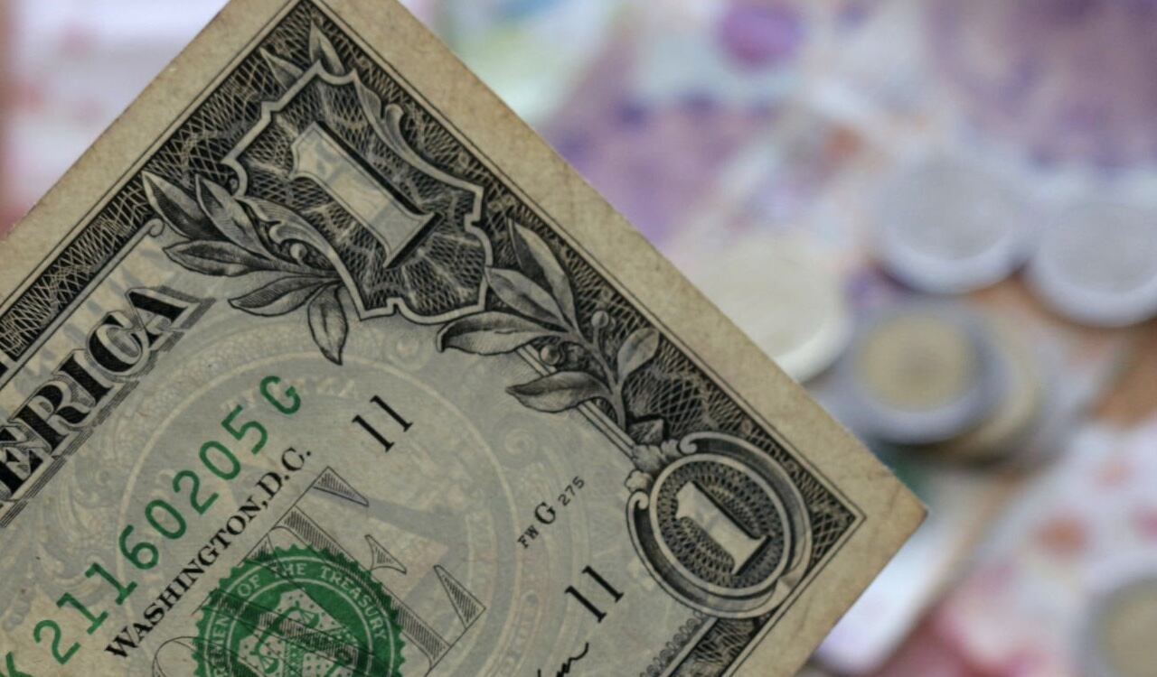 La inflación del más del 100 % en Argentina ha hecho que el precio del dólar blue se dispare