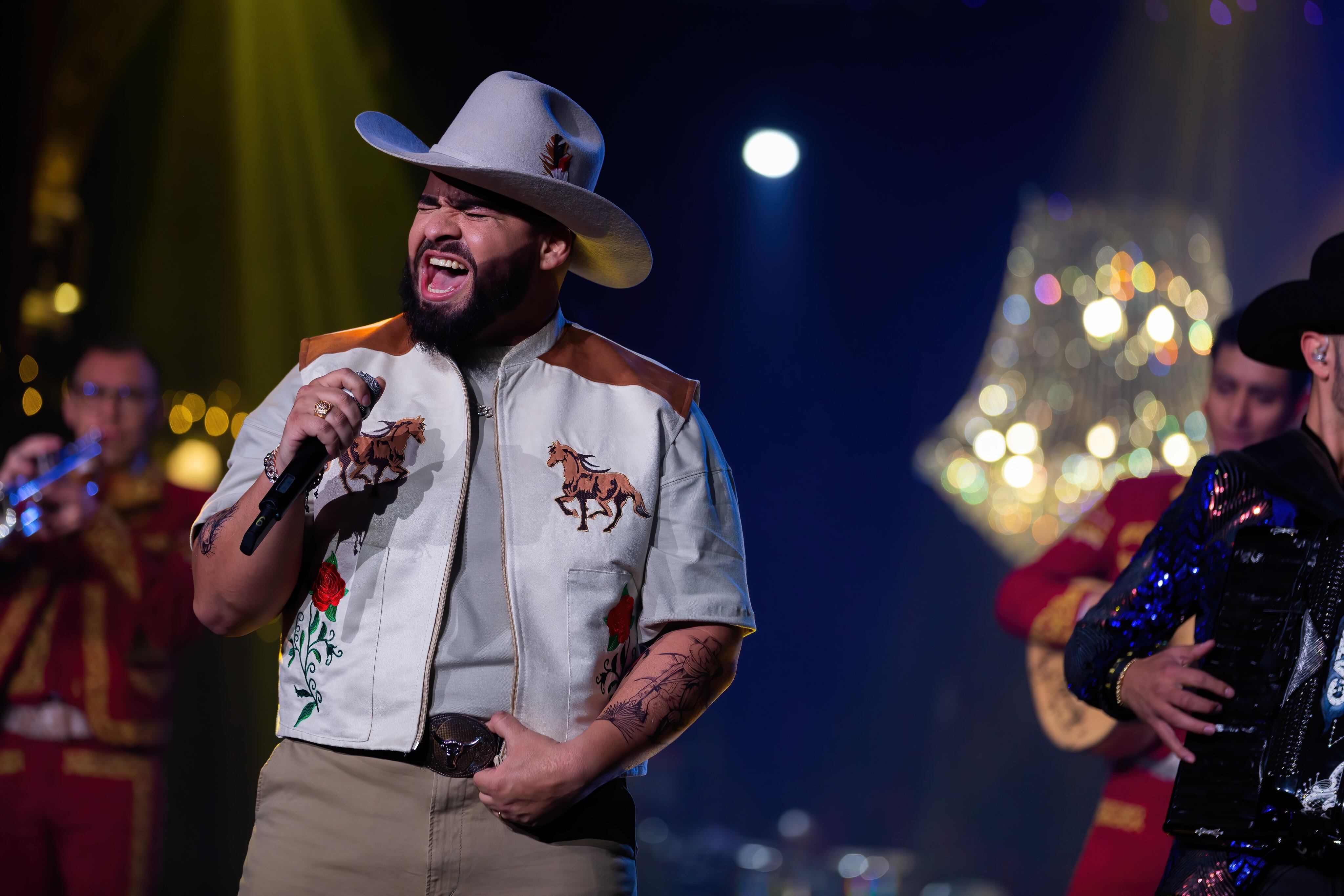 Juan Parra interpretó a Carin León