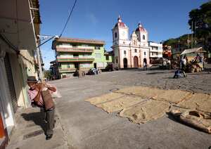 SAN RAFAEL/ ANTIOQUIA
CAMPESINOS, NIÑOS, BIBLIOTECAS, CHIVAS, VIEJOS
AGOSTO 2 DE 2008
FOTO LEON DARIO PELAEZ/ SEMANA