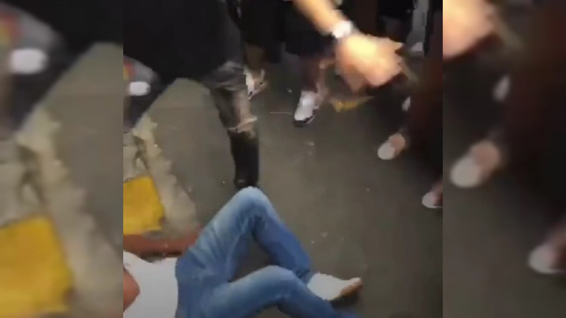 Así fue la impresionante paliza a un supuesto ladrón de zapatos en el centro de Cali que quedó grabada en video.