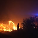 Esta fotografía, facilitada por el Cuerpo de Bomberos francés SDIS13 el jueves 2 de julio de 2026, muestra el incendio forestal cerca de La Fare, en el sur de Francia.