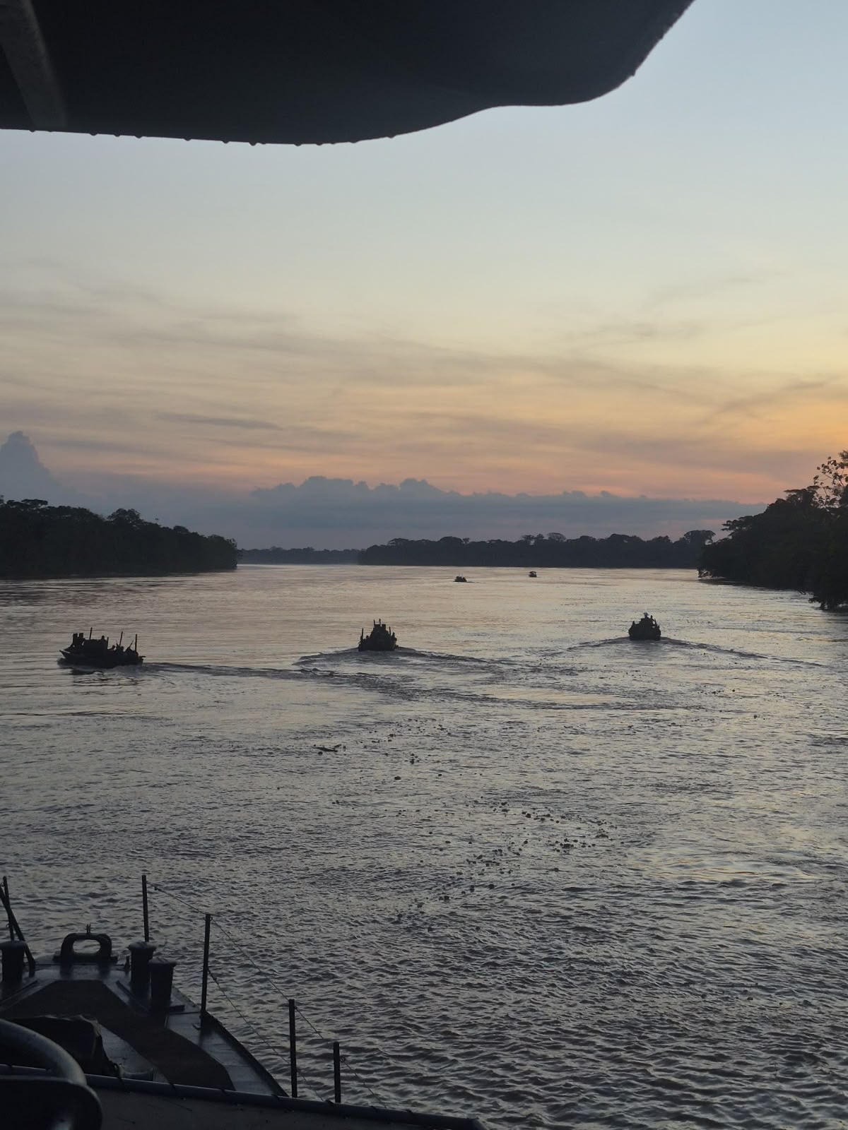 Operativo de la Armada contra el grupo criminal Comandos de Frontera.