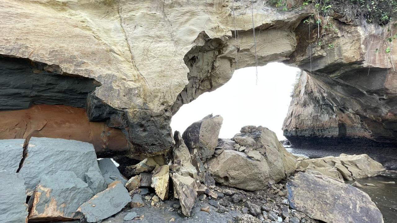 Colapsó el emblemático arco natural de playa de El Morro en Tumaco