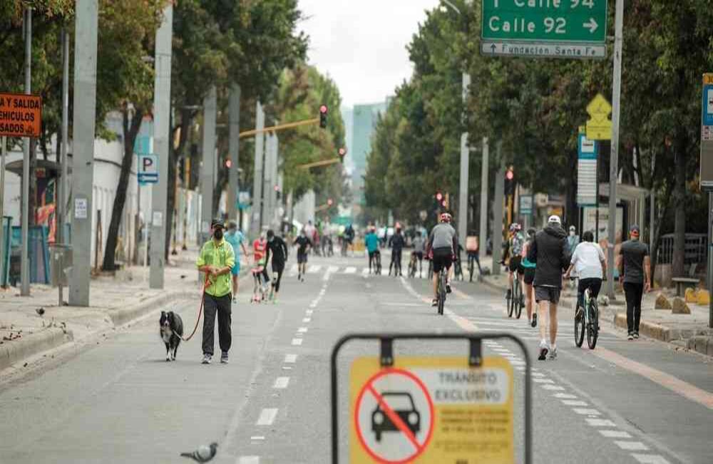 Decenas de cuidadanos se ejercitaron en el regreso de la ciclovía. Foto Karen Salamanca SEMANA.