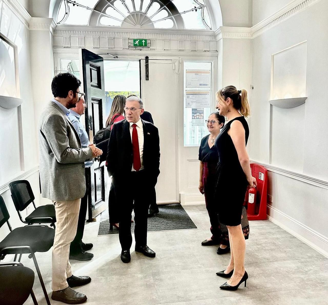Roy Barreras en la Embajada de Colombia en Reino Unido.