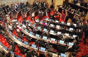 El apoyo de los legisladores de diferentes bancadas será clave para Abelardo De La Espriella.