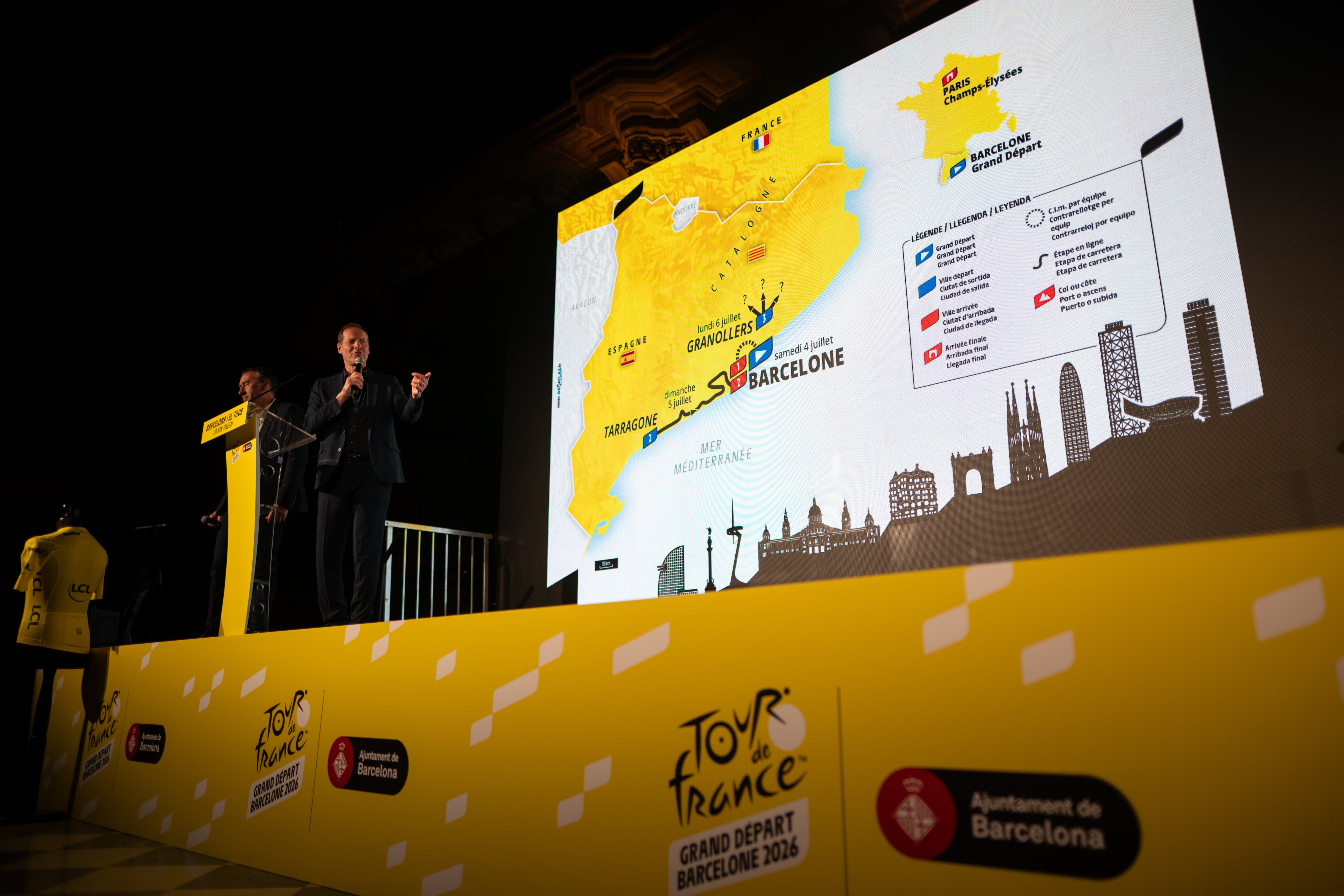 El director general del Tour de Francia, Christian Prudhomme, habla durante la presentación de las tres primeras etapas del Tour de Francia 2026, en la Llotja de Mar, el 25 de febrero de 2025 en Barcelona, Cataluña, España. Según el director general del Tour, las dos primeras etapas de 2026 transcurrirán por Barcelona, ciudad y provincia, y la tercera etapa partirá también de Cataluña con destino «al norte», para luego entrar ya en Francia.