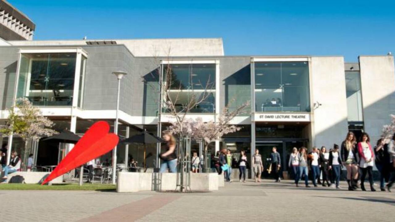 Todas las universidades de Nueva Zelanda son públicas.