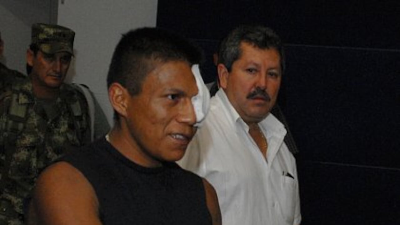 Alias “Isaza”, el guerrillero que huyó con Oscar Tulio Lizcano, recibirá una recompensa por permitir la liberación del ex congresista en la madrugada de este domingo. (Foto: Presidencia de la República)