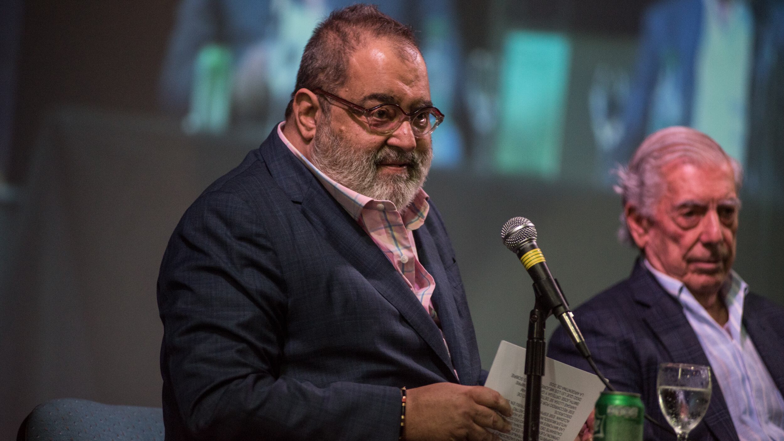 Entrevista de Jorge Lanata al Premio Nobel de Literatura Mario Vargas Llosa durante el segundo día de la 44 edición de la Feria Internacional del Libro de Buenos Aires 2018 en Buenos Aires, el 26 de abril de 2018.