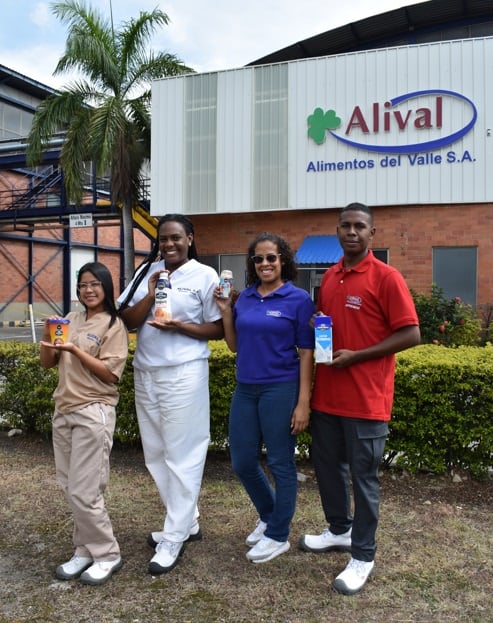 La estrategia ambiental incluyó la adecuación de estaciones de separación de residuos, y jornadas intensivas de formación y sensibilización para todos los colaboradores.